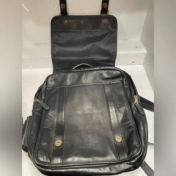 Clava Leather Upright Porthole Briefcase Backpack Black Work Travel Business